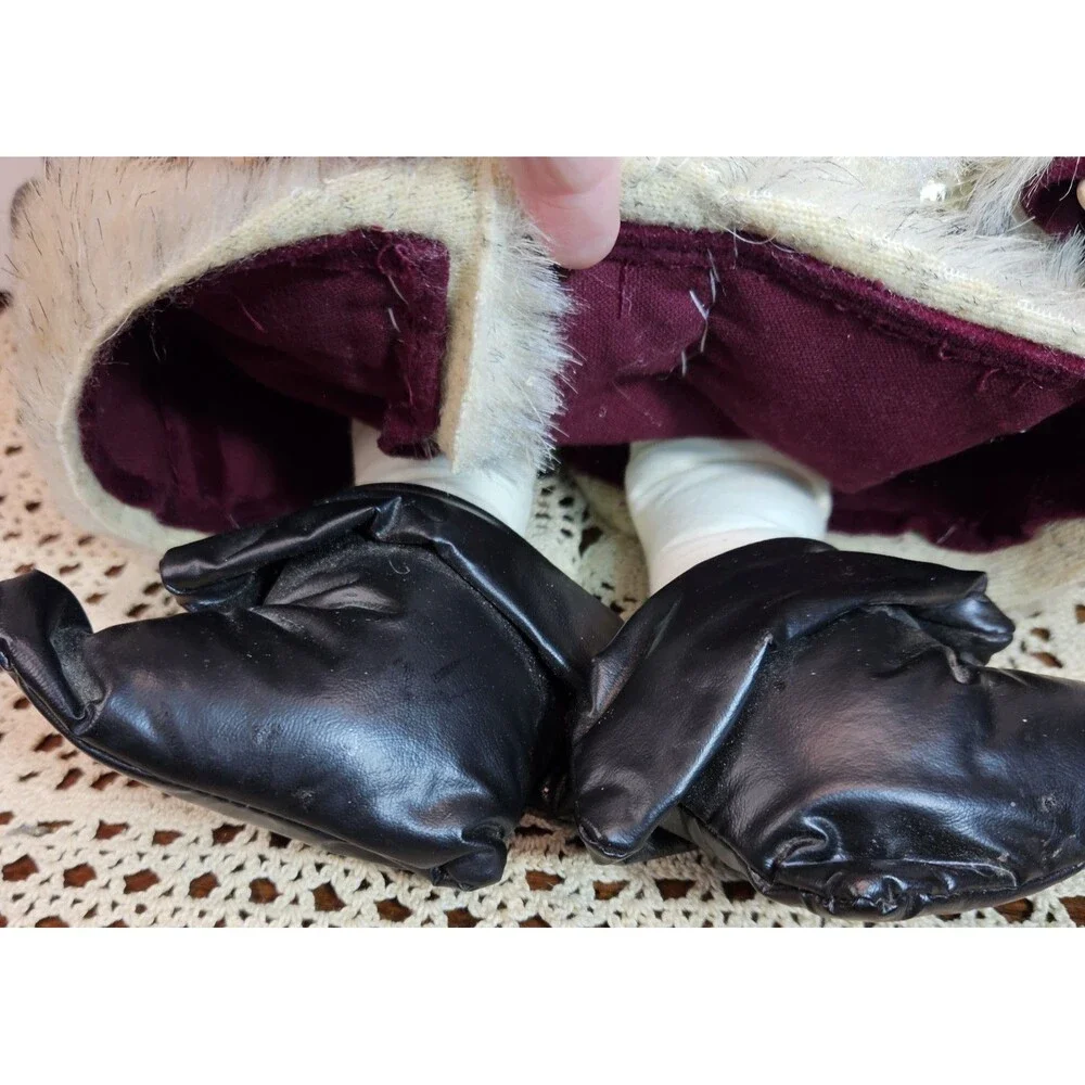 Antique or Vintage Christmas Old World Santa Claus Ceramic Face & Hands (read)